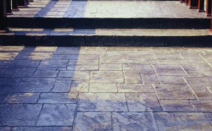 壓花地坪使用在哪些地方？壓花地坪有什么特點？